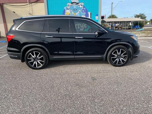 2021 Honda Pilot Touring 8-Passenger