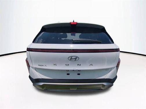 Atlas White 2026 Hyundai KONA SEL Premium