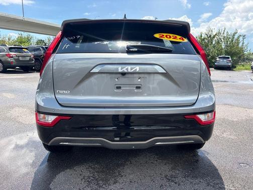 Steel Gray 2024 Kia Niro EV Wind
