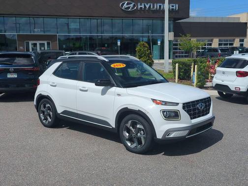 Lunar White 2023 Hyundai VENUE Limited