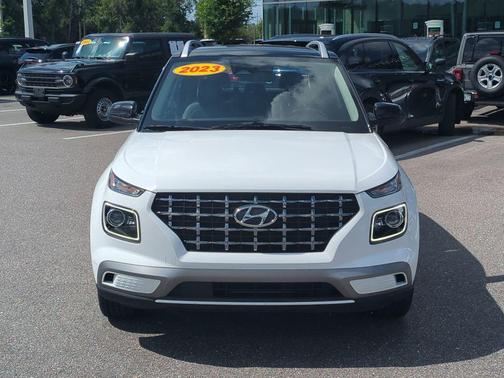 Lunar White 2023 Hyundai VENUE Limited