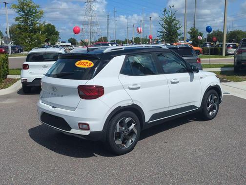 Lunar White 2023 Hyundai VENUE Limited