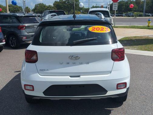 Lunar White 2023 Hyundai VENUE Limited