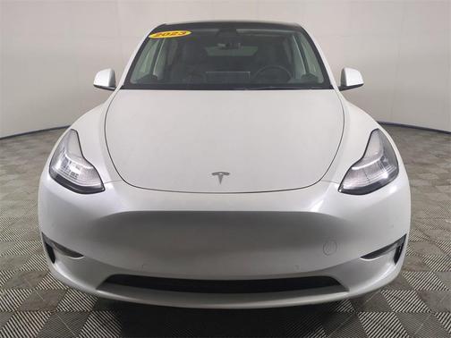 2022 Tesla Model Y Long Range Dual Motor All-Wheel Drive