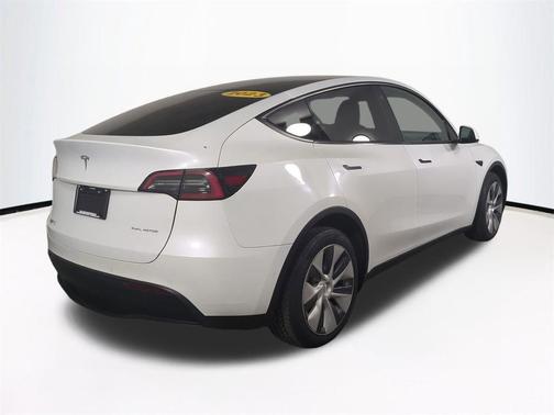 2022 Tesla Model Y Long Range Dual Motor All-Wheel Drive