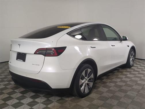 2022 Tesla Model Y Long Range Dual Motor All-Wheel Drive