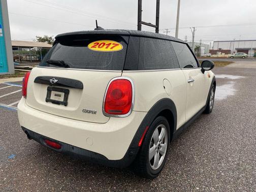 2017 MINI Hardtop Cooper