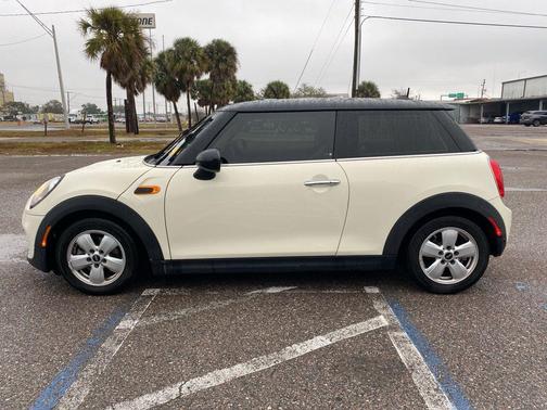 2017 MINI Hardtop Cooper