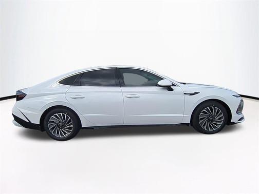 2025 Hyundai SONATA Hybrid SE