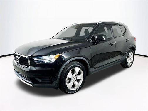 2019 Volvo XC40 T4 Momentum