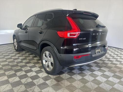2019 Volvo XC40 T4 Momentum