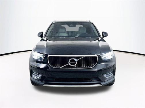 2019 Volvo XC40 T4 Momentum