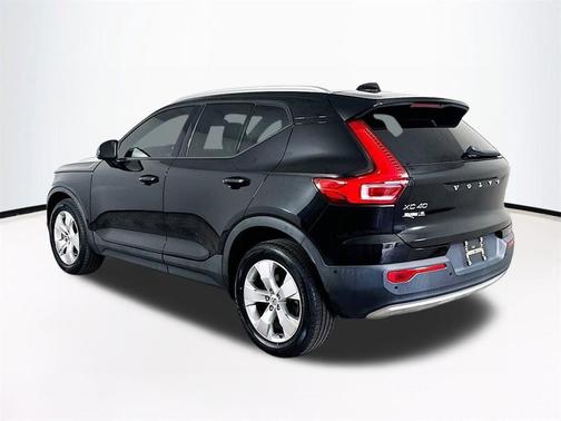2019 Volvo XC40 T4 Momentum