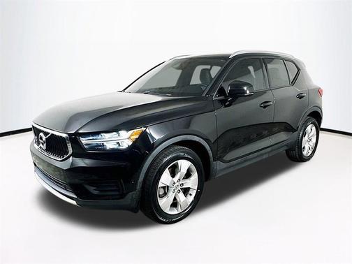 2019 Volvo XC40 T4 Momentum