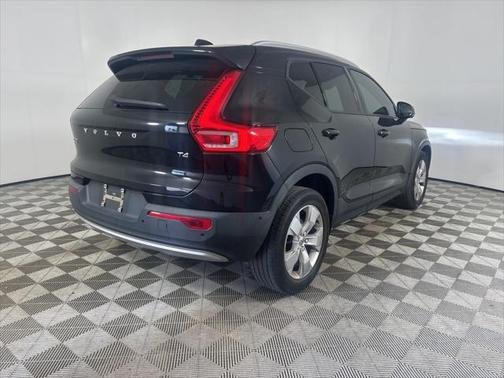 2019 Volvo XC40 T4 Momentum