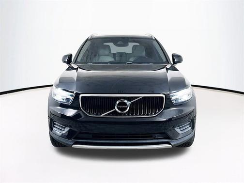 2019 Volvo XC40 T4 Momentum
