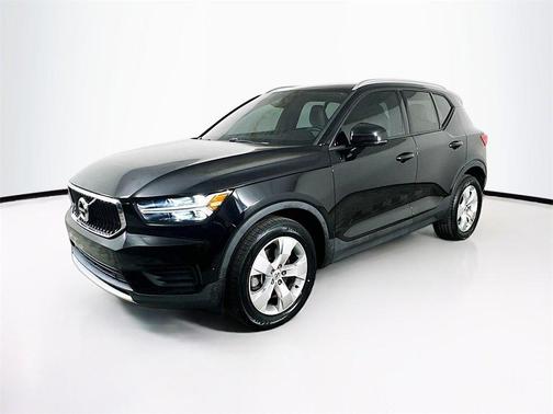 2019 Volvo XC40 T4 Momentum
