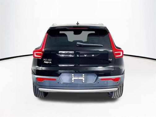 2019 Volvo XC40 T4 Momentum