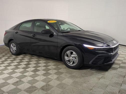 2024 Hyundai ELANTRA SE