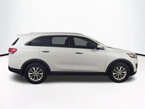 Snow White Pearl 2016 Kia Sorento LX