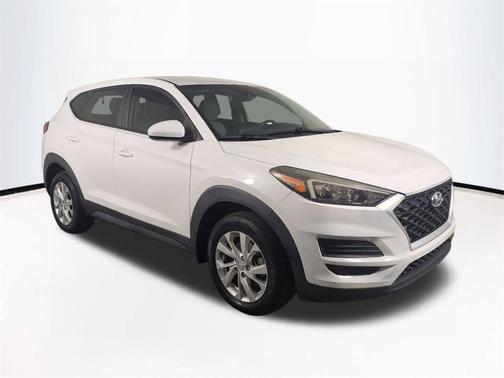 Cream White 2020 Hyundai TUCSON SE