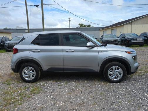 2026 Hyundai VENUE SE