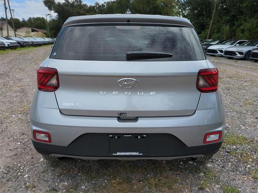 2026 Hyundai VENUE SE
