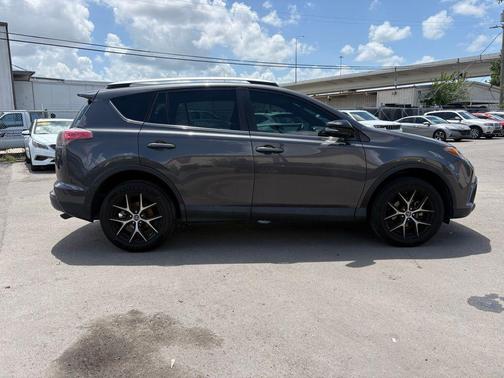 Magnetic Gray Metallic 2016 Toyota RAV4 SE