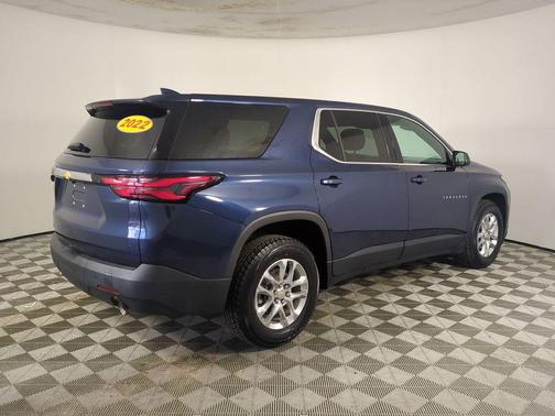 Northsky Blue Metallic 2022 Chevrolet Traverse LS
