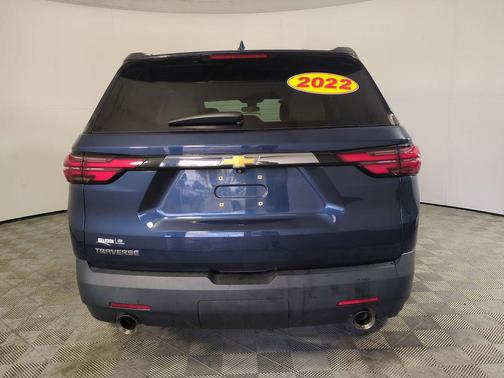 Northsky Blue Metallic 2022 Chevrolet Traverse LS