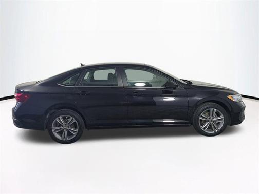 Deep Black Pearl 2024 Volkswagen Jetta 1.5T SE