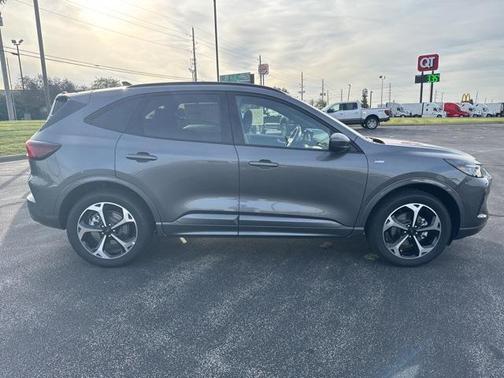 2025 Ford Escape ST-Line Elite