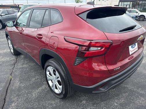 2025 Chevrolet Trax LS