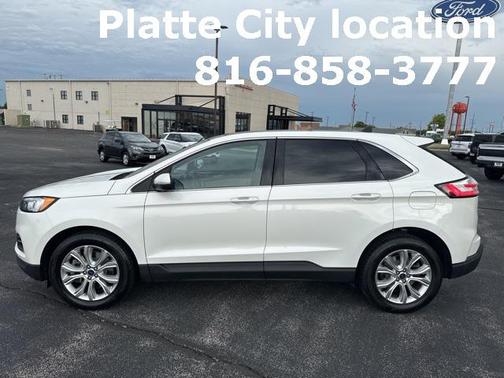 2022 Ford Edge Titanium