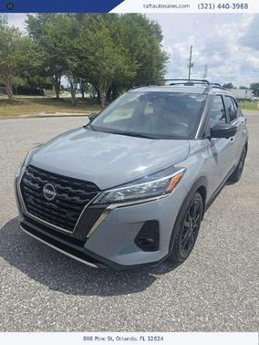 Gray 2023 Nissan Kicks SR