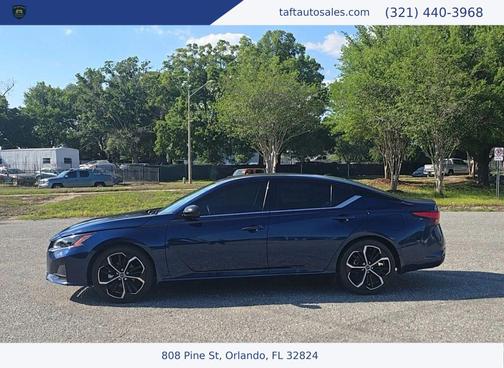 Deep Blue Pearl 2023 Nissan Altima SR FWD