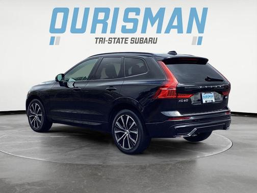 2023 Volvo XC60 B5 Plus Dark Theme