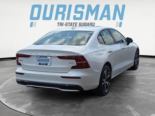 2024 Volvo S60 B5 Core Dark Theme