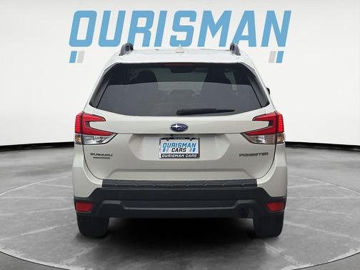 Crystal White Pearl 2020 Subaru Forester Premium