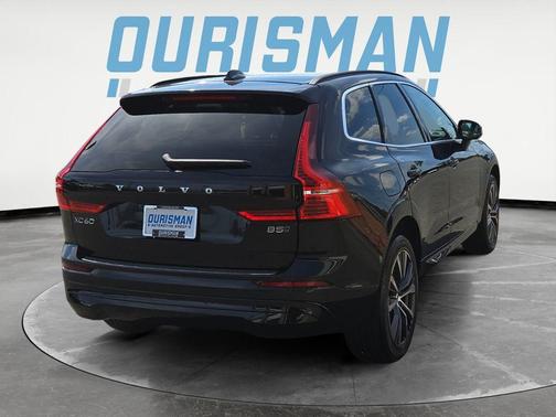 2022 Volvo XC60 B5 Momentum