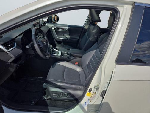 2021 Toyota RAV4 Hybrid XLE Premium