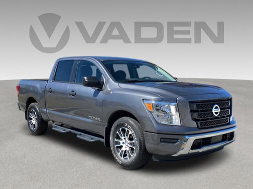 2022 Nissan Titan SV