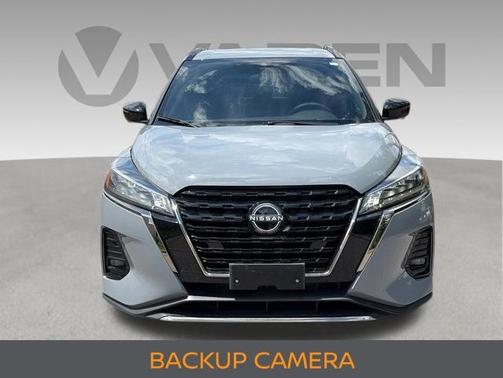 Boulder Gray Metallic 2024 Nissan Kicks SR