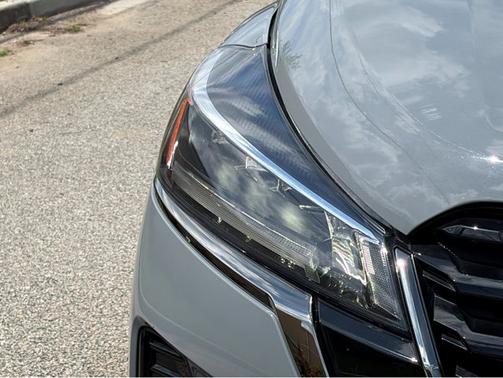 Boulder Gray Metallic 2024 Nissan Kicks SR