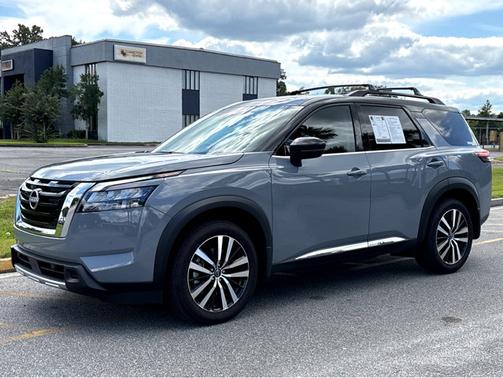 2025 Nissan Pathfinder Platinum