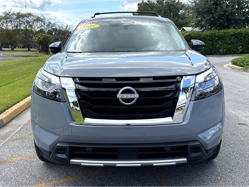 2025 Nissan Pathfinder Platinum