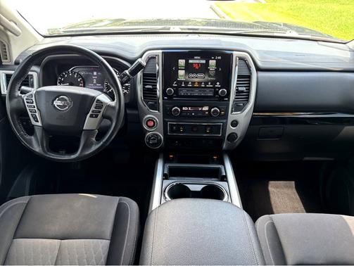 2021 Nissan Titan SV