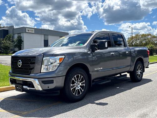 2021 Nissan Titan SV