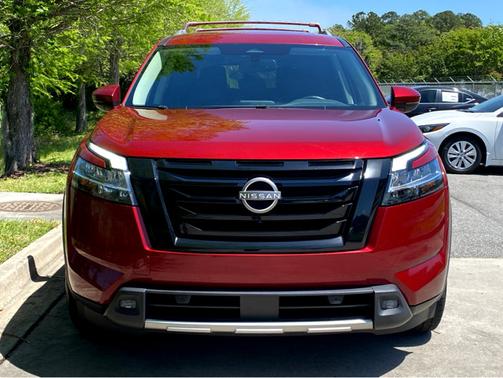 2022 Nissan Pathfinder SL
