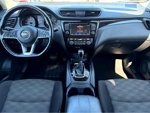 2020 Nissan Rogue Sport SV